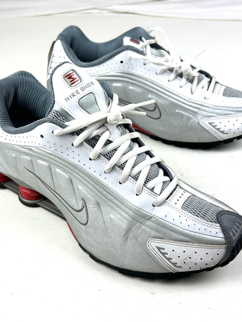 Nike Shox R4 2018 Metallic Silver Comet White Men's 11.5 BV1111-100